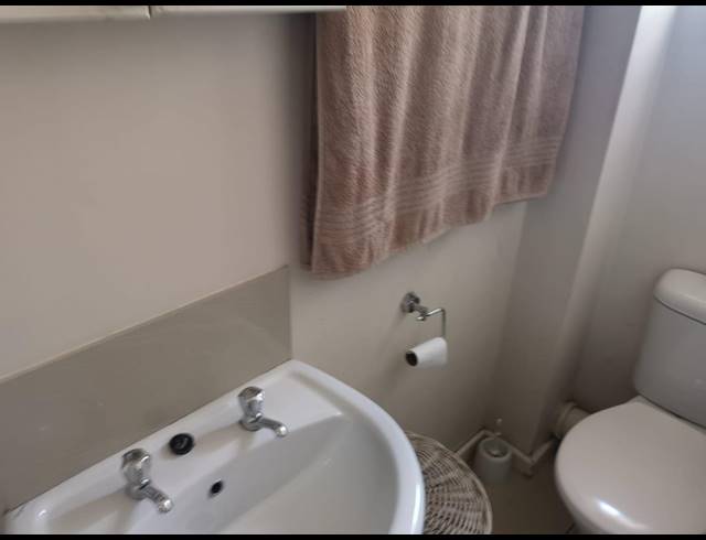 1 BEDROOM APARTMENT TO LET IN PRESTBURY